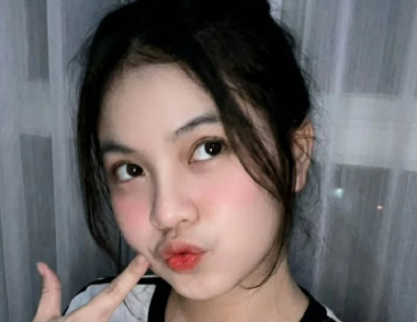 Sentuhan Pertama yang Tak Terlupakan